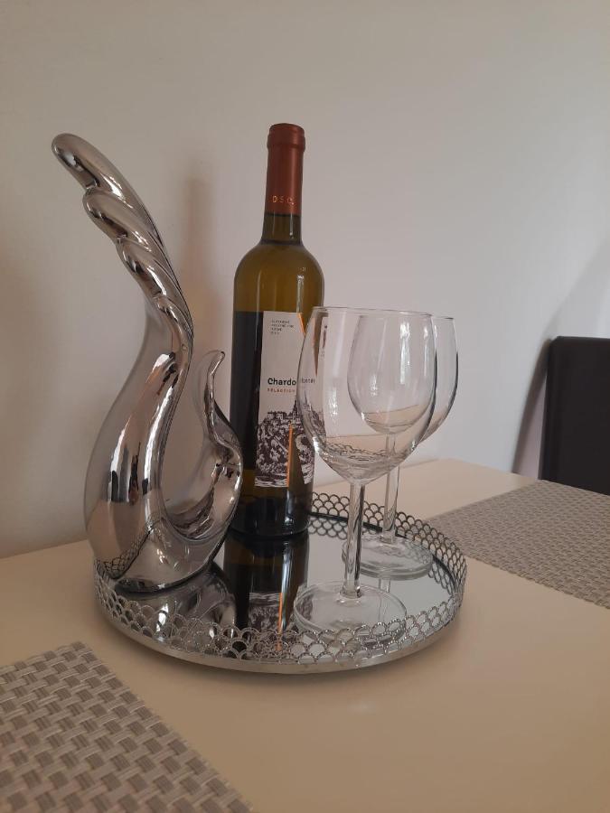 Apartman Matty V Tichom Dvore Priamo V Centre Bratislava Buitenkant foto