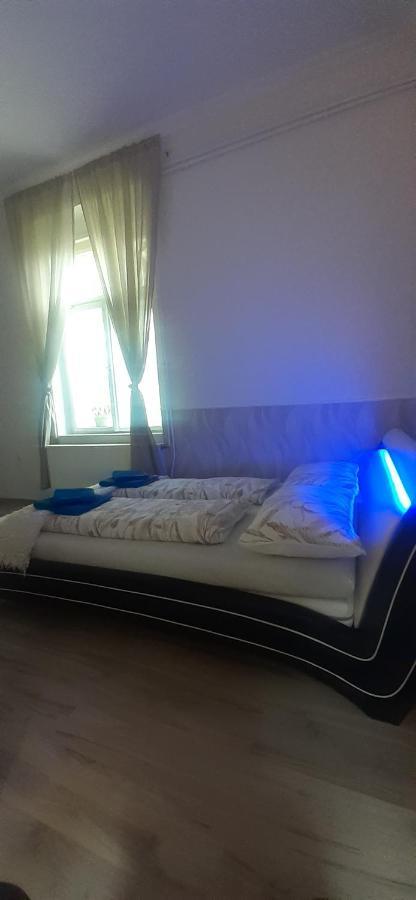 Apartman Matty V Tichom Dvore Priamo V Centre Bratislava Buitenkant foto