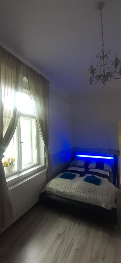 Apartman Matty V Tichom Dvore Priamo V Centre Bratislava Buitenkant foto
